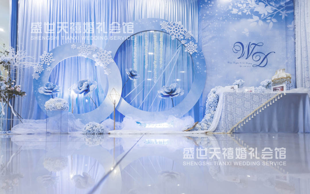 浅蓝色布置-婚礼案例-全民榜单