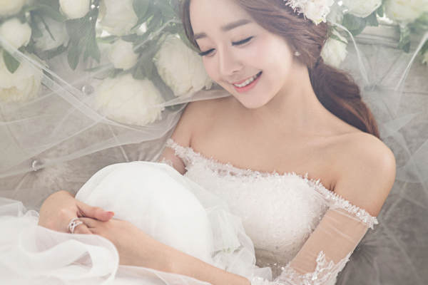 韩国印象婚纱摄影清新花墙案例