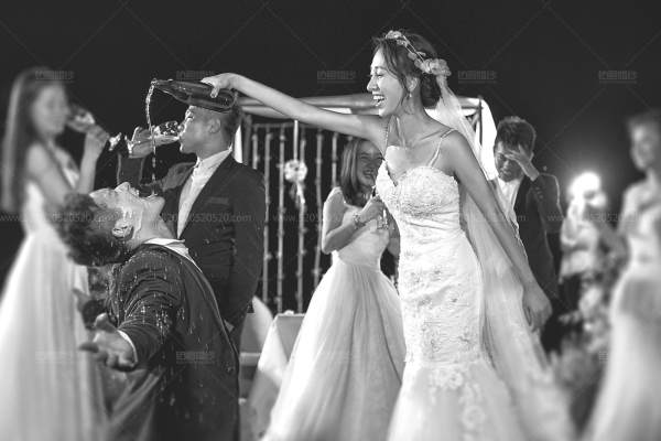 铂爵婚纱摄影黑白印象案例