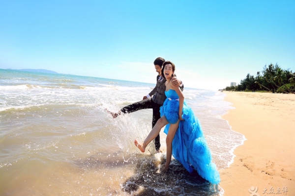 美人鱼环球旅拍婚纱摄影机构海景案例