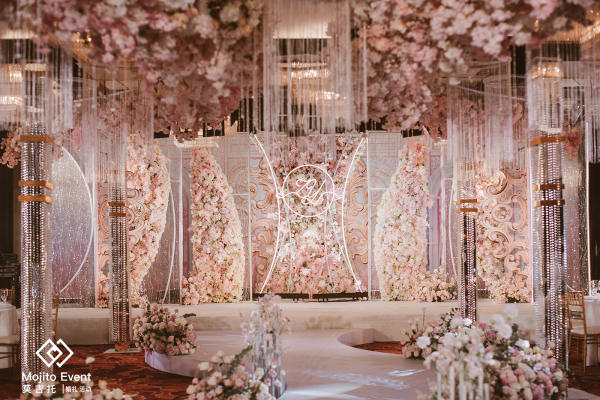 《凡尔赛花园》室内粉色婚礼策划 梦幻