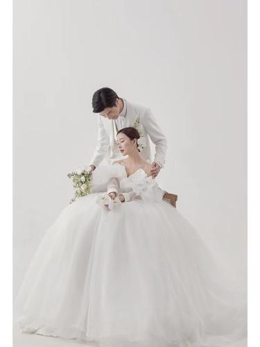 简约韩式室内婚纱白纱