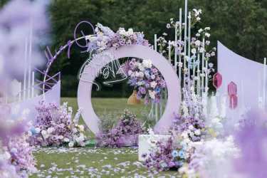 紫色时尚户外草坪婚礼