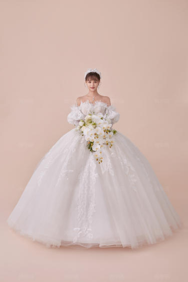 粉红恋人韩式婚纱照，换个背景换个心情