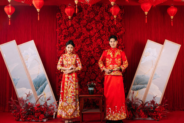 复古中国红  穿一把古代婚照