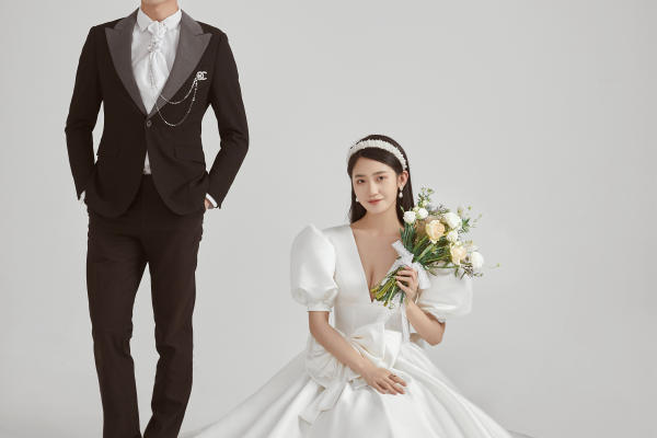 韩式纯白A10室内经典韩式婚纱