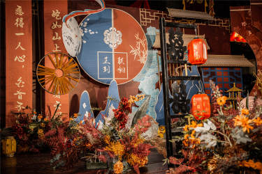 中式婚礼，想让自己的婚礼与众不同就用传统中国红