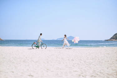 潍坊海景沙滩的浪漫幸福