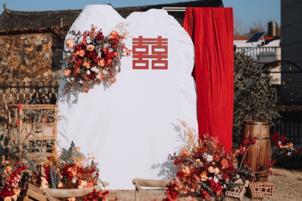 『农村婚礼』院子里的红色系婚礼布景