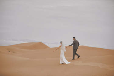 沙漠旅拍婚纱照