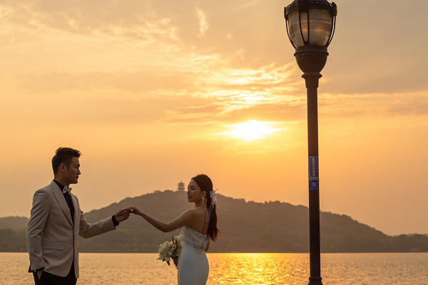 好看又好拍的湖景婚纱照，你爱了吗？
