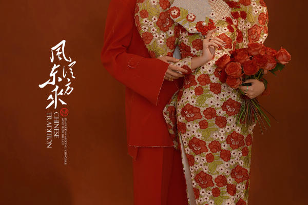 《雅从东方来》赞爆朋友圈的复古红墙婚纱照‼️