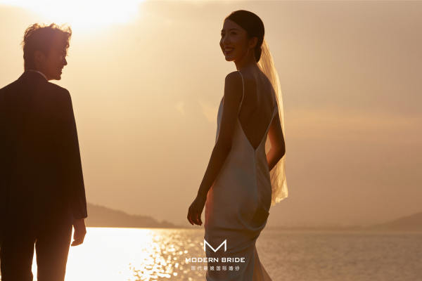 【现代新娘®】黄昏是日落的浪漫 电影森系外景婚纱照
