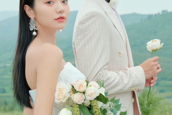 【现代新娘®】在绍兴的秋冬感婚纱照 感受焦糖色浪漫