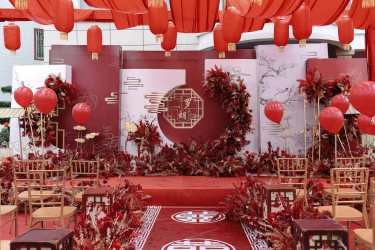 户外庭院喜庆红色中式婚礼