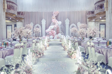 粉白色简约浪漫的婚礼