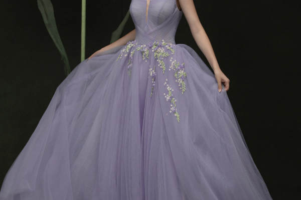 紫色婚纱礼服