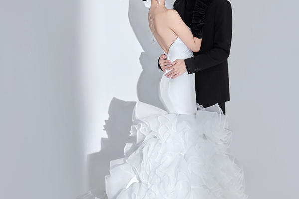 极简韩式婚纱照 简约大气又高级！