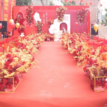 红色新中式户外花艺婚礼